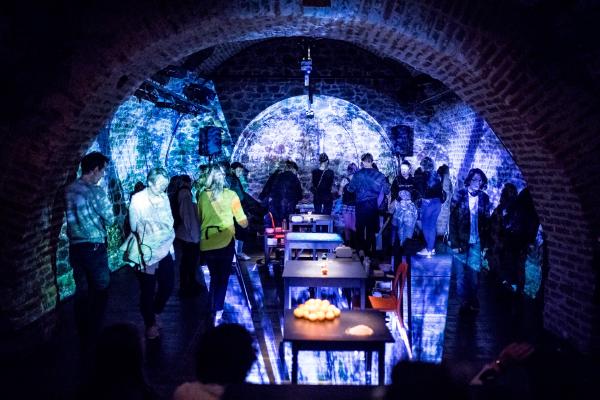 Insider: unwrapping reality/opening